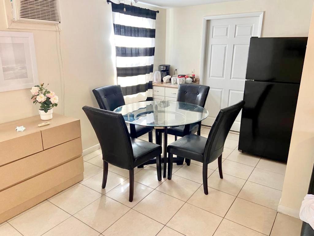 Private Rooms Close To Miami Airport - Free Parking - 01 Kültér fotó