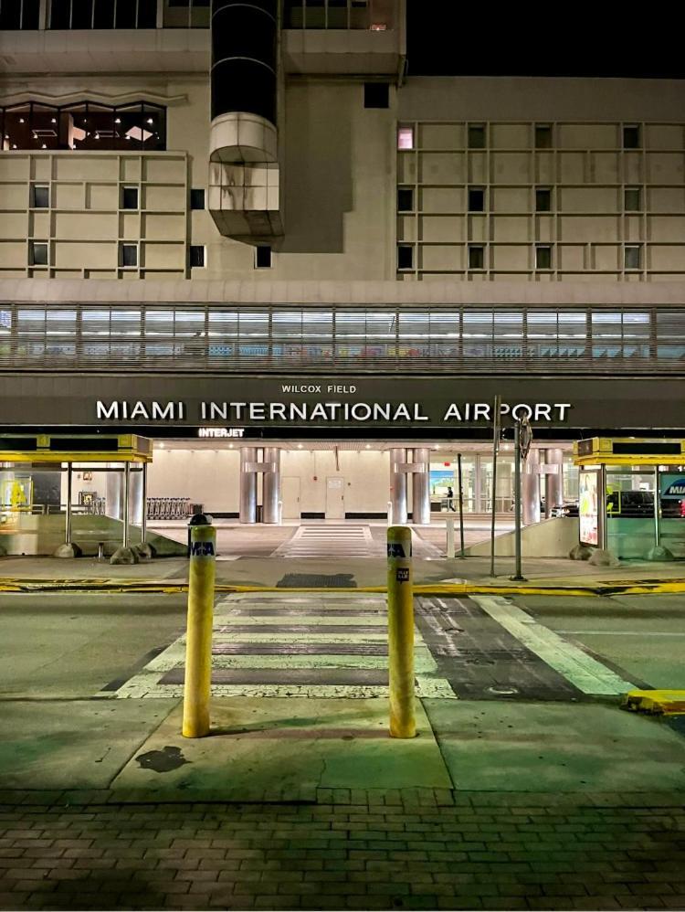 Private Rooms Close To Miami Airport - Free Parking - 01 Kültér fotó