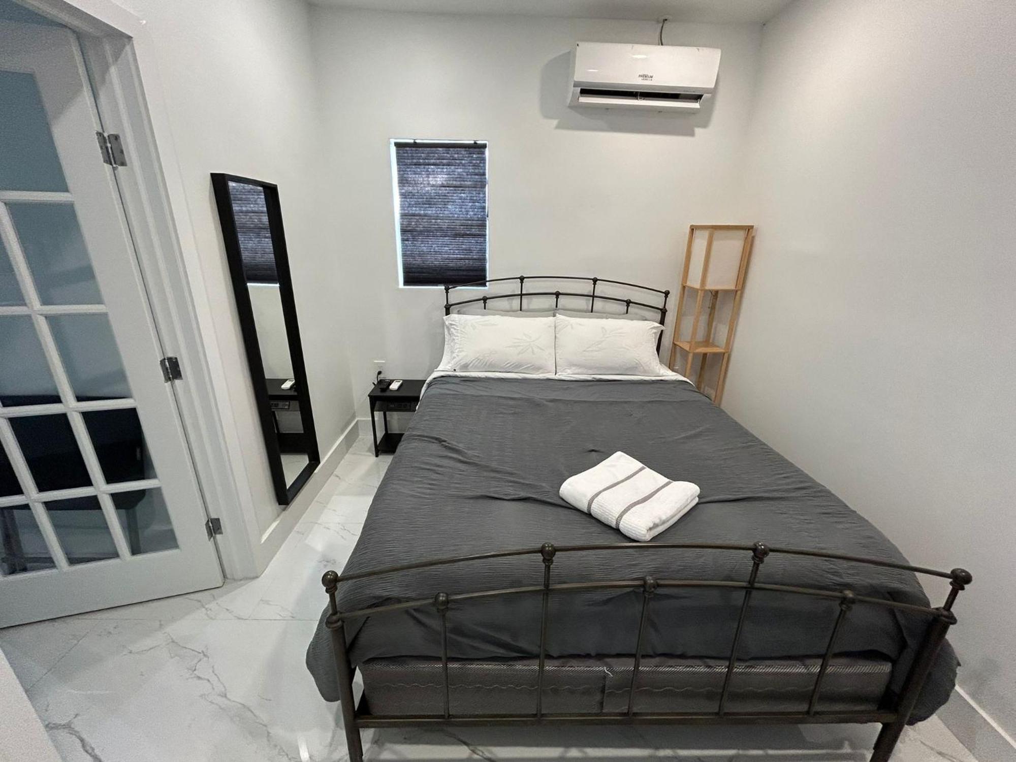 Private Rooms Close To Miami Airport - Free Parking - 01 Kültér fotó